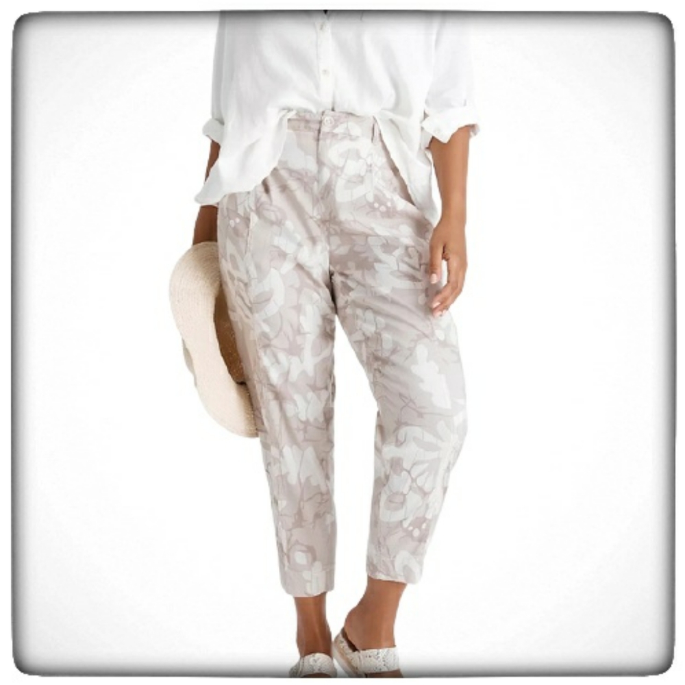 Anthropologie Beige and White Floral Cropped Pants
